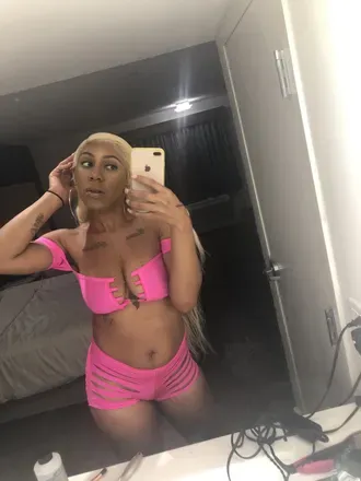 OnlyFans account  mindonamilli avatar 1