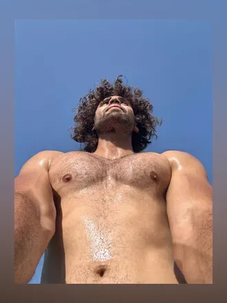 OnlyFans account  herecomesfredy avatar 1