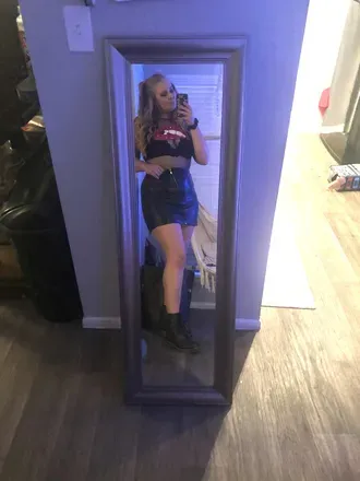 OnlyFans cuenta scarletttheharlot19 avatar 1
