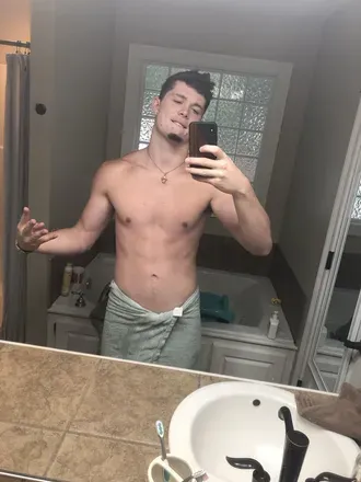 OnlyFans cuenta undercovercracka avatar 1