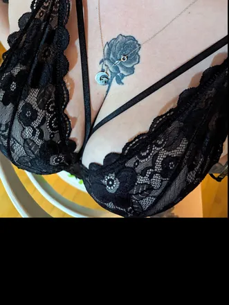 OnlyFans cuenta stitch_bubbles header 2