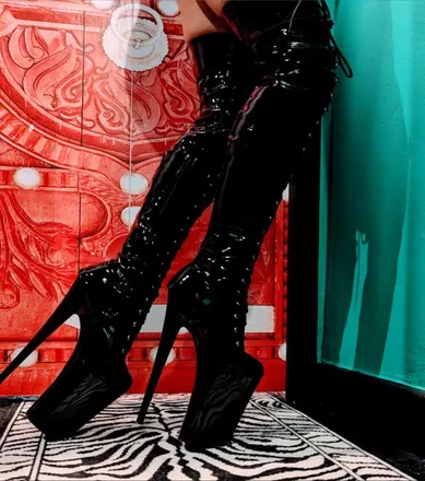 OnlyFans account  devineheels avatar 1
