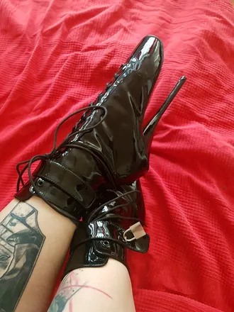 OnlyFans cuenta feet_food_tattoo header 2