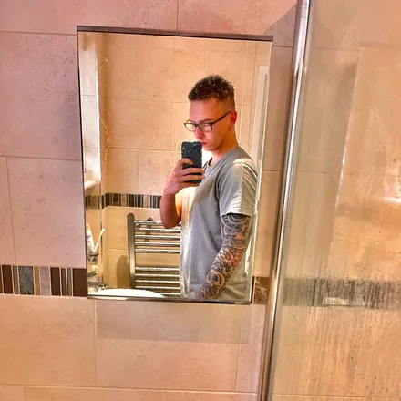 OnlyFans cuenta rickypoll header 2