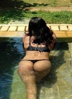 OnlyFans cuenta priyachopra header 2