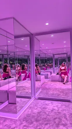 OnlyFans cuenta rainbowrouge header 2
