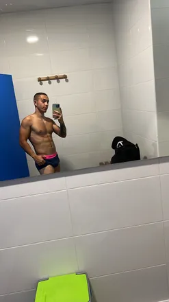 OnlyFans cuenta moorenikk10 header 2
