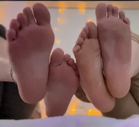 OnlyFans cuenta sugarnspicefeet avatar 1