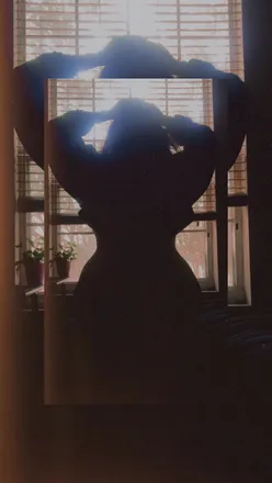 OnlyFans cuenta hollyhemp header 2