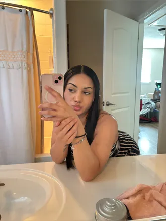 OnlyFans cuenta prettyyvicki header 2