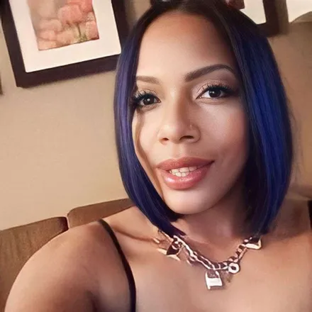 OnlyFans cuenta therealsheneefah header 2