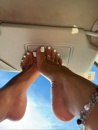 OnlyFans cuenta theyiyifeet avatar 1