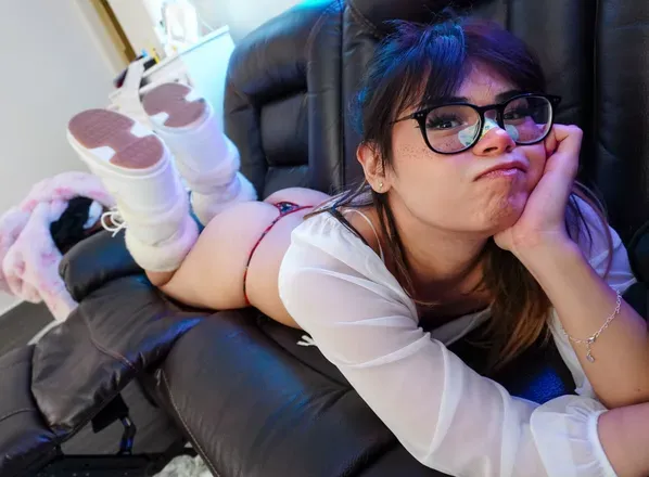 OnlyFans cuenta kianavi header 2