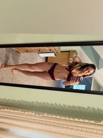 OnlyFans cuenta chloe_overlook1 header 2