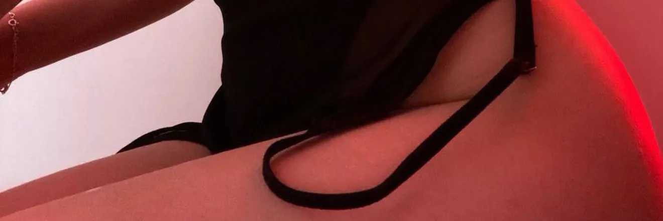 OnlyFans cuenta sarahakabigass header 2