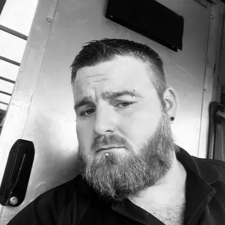 OnlyFans cuenta tatsbearddadbod avatar 1