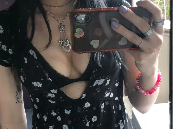 OnlyFans cuenta izzyyamorr header 1