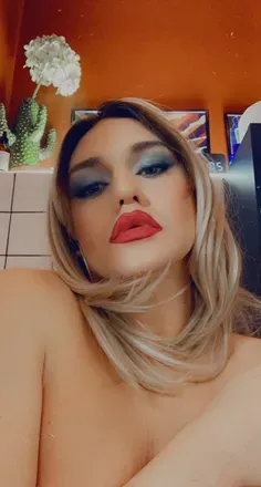 OnlyFans cuenta lanatravparis avatar 1