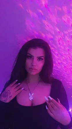 OnlyFans cuenta badwifey_666 avatar 1