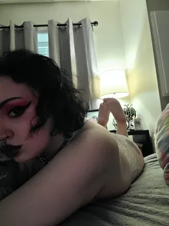 OnlyFans account  smokingstella98 avatar 1
