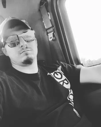 OnlyFans account  farmboy1996 header 2