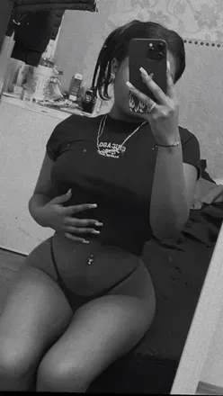 OnlyFans cuenta luxybaddie header 2