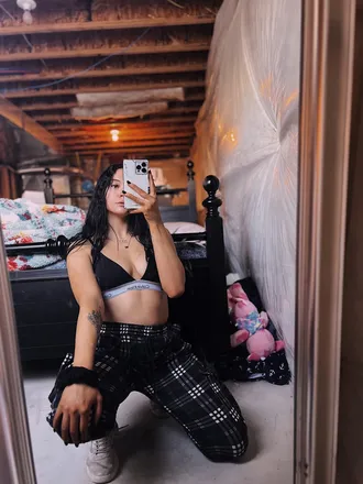 OnlyFans cuenta kenziee0516 header 2