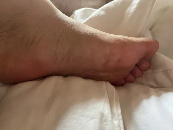 OnlyFans cuenta piesmangold avatar 1