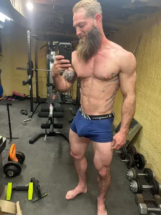 OnlyFans cuenta hoochie_daddyy header 2