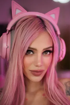 OnlyFans account  averycutiexo avatar 1