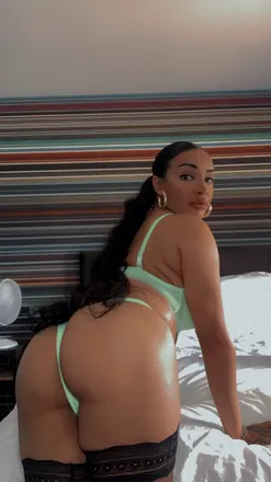 OnlyFans cuenta karma_banks7 header 2