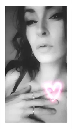 OnlyFans account  loveme2themoon avatar 1