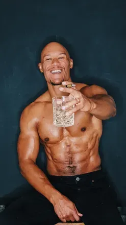 OnlyFans account  yesmrt avatar 1