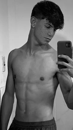 OnlyFans cuenta u215943180 header 2