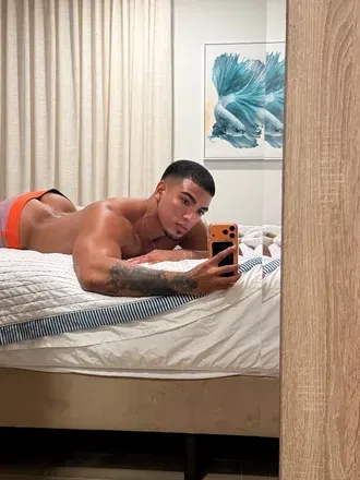 OnlyFans account  lesliezion4 header 2
