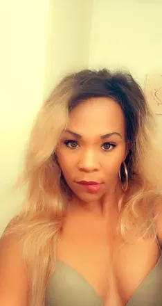 OnlyFans cuenta hotcarameldee77 avatar 1
