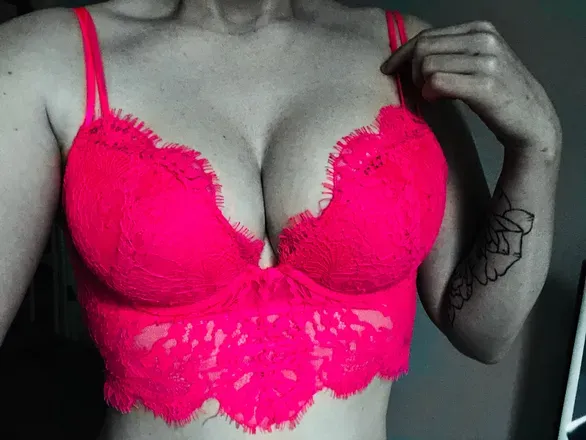 OnlyFans cuenta lizzyel header 2