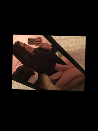 OnlyFans cuenta daddyssgirll728 header 2