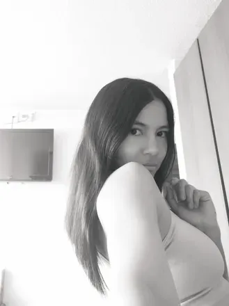 OnlyFans cuenta thepetitebrunette avatar 1