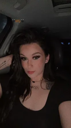 OnlyFans cuenta goddessally18 avatar 1
