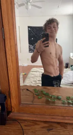 OnlyFans cuenta younghung192002 header 2