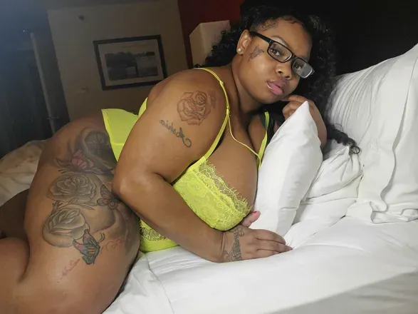 OnlyFans cuenta oshoshdamodel header 2