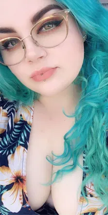 OnlyFans account  hezzybee avatar 1