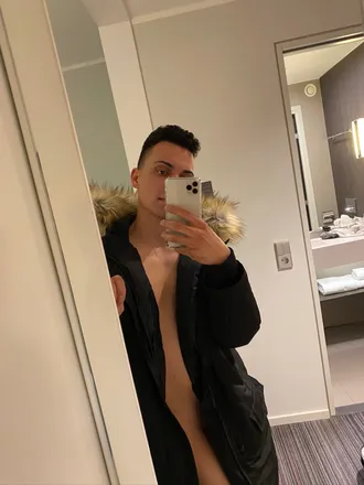 OnlyFans cuenta taylorstanic header 2