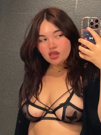 OnlyFans account  luckyyyycloverrrr avatar 1