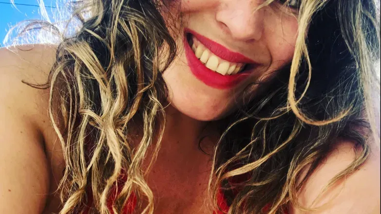OnlyFans cuenta abrilamore header 2