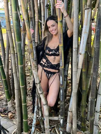 OnlyFans cuenta karlathehotwife avatar 1