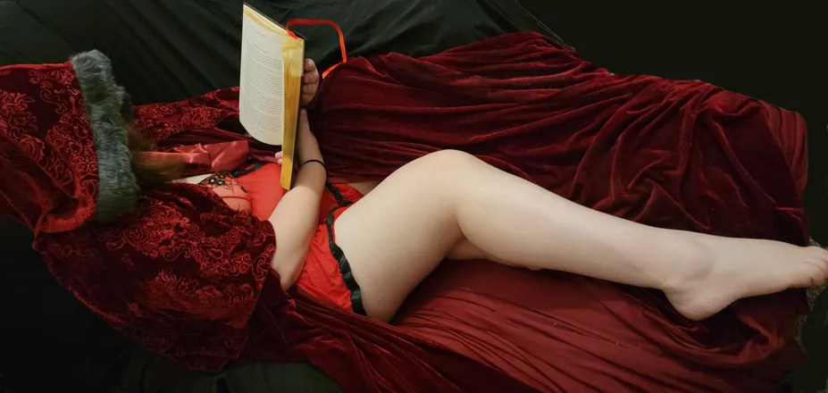 OnlyFans cuenta littleredreadinghood header 2
