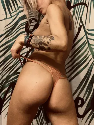 OnlyFans cuenta seaseanikole header 2