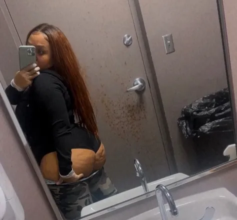 OnlyFans cuenta eatmykewchie header 2